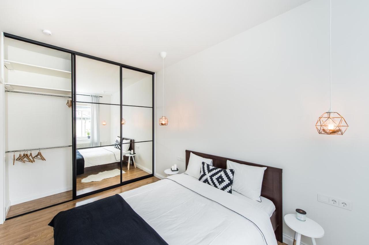 Stylish Apartment In The Heart Of Kaunas Old Town エクステリア 写真