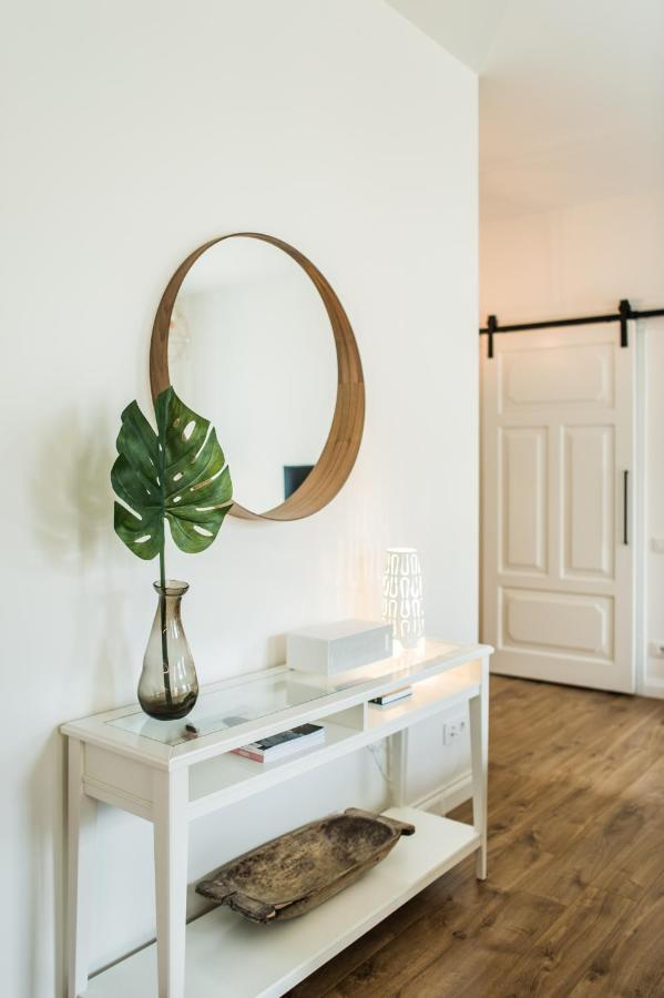 Stylish Apartment In The Heart Of Kaunas Old Town エクステリア 写真