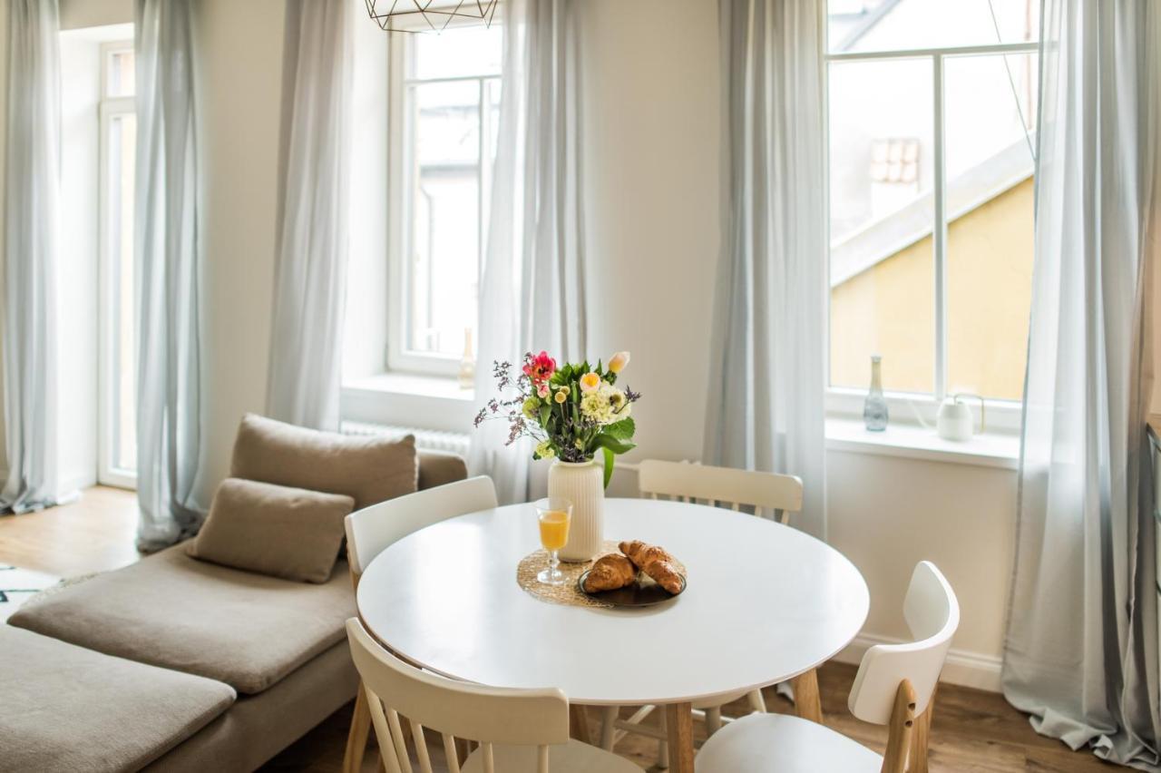Stylish Apartment In The Heart Of Kaunas Old Town エクステリア 写真
